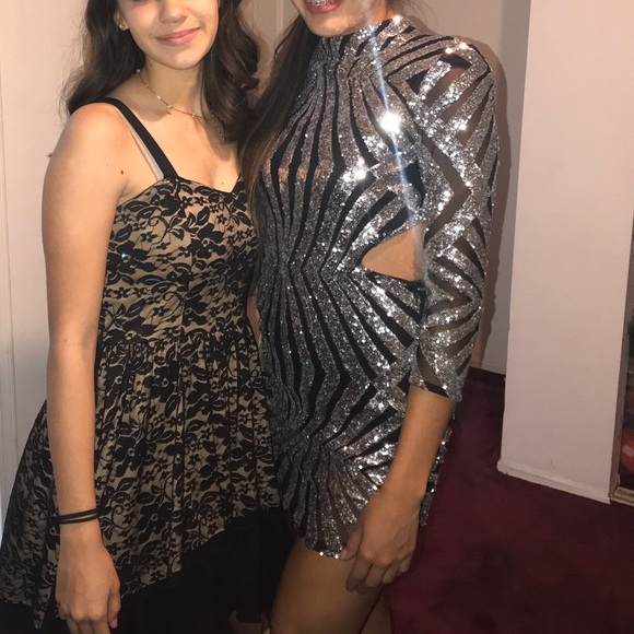 Backless sequin dress - Picture 2 of 5